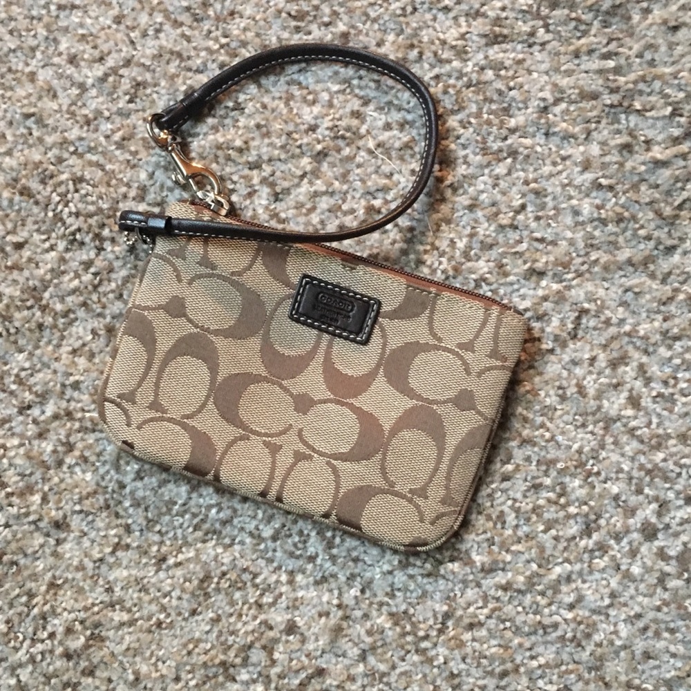 EUC Authentic Coach Wristlet